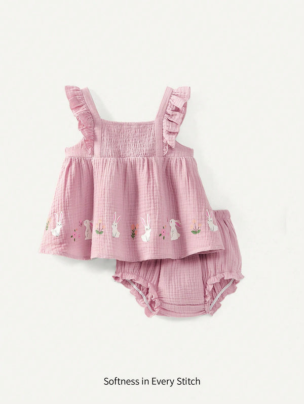 Set veshjesh për vajza të vogla – Bluze me model lepurush me lule dhe pantallona të shkurtra me pala