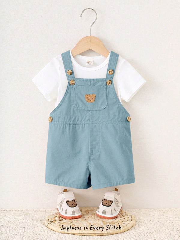 Set Salopetë dhe Pantallona Shkurtra me Print Ariu Karikaturë për Djalë të Vogël – Komfort dhe Stil